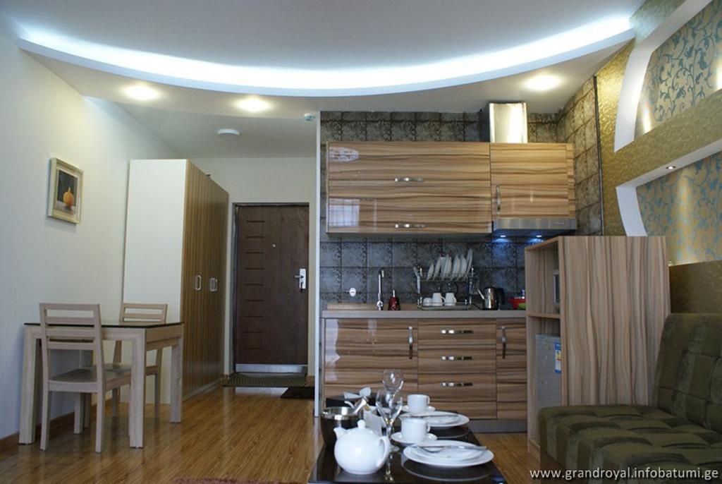 Grand Royal Batumi Aparthotel Habitación foto